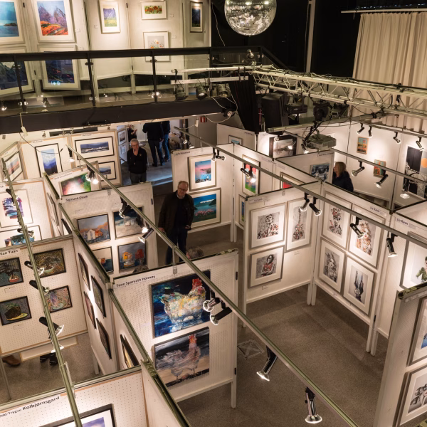 Kunst-og salgsutstilling på Lilleaker